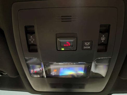 Used 2025 Lexus ES 350 w/ Premium Package image 27