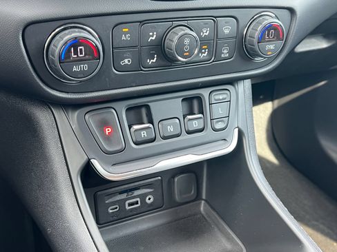 Certified 2018 GMC Terrain SLT w/ Preferred Package AWD/4WD image 28