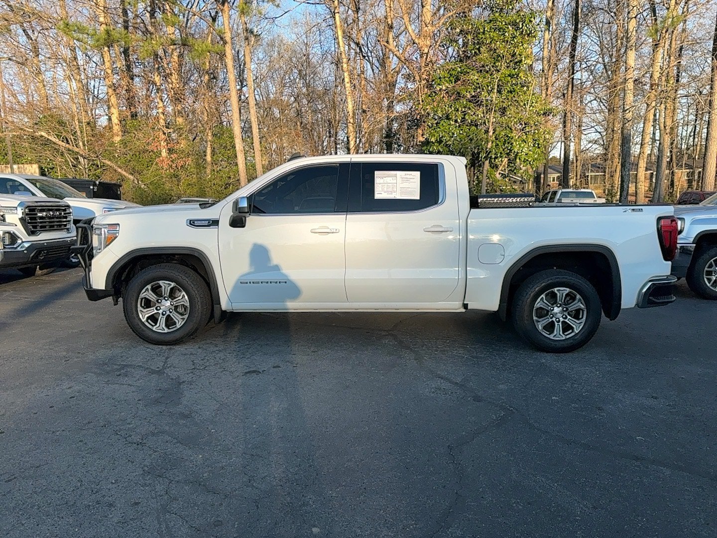 Used 2021 GMC Sierra 1500 SLE w/ X31 Off-Road Package AWD/4WD image 8