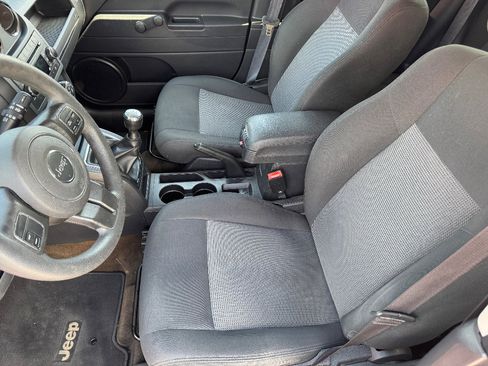 Used 2016 Jeep Patriot Sport AWD/4WD image 16