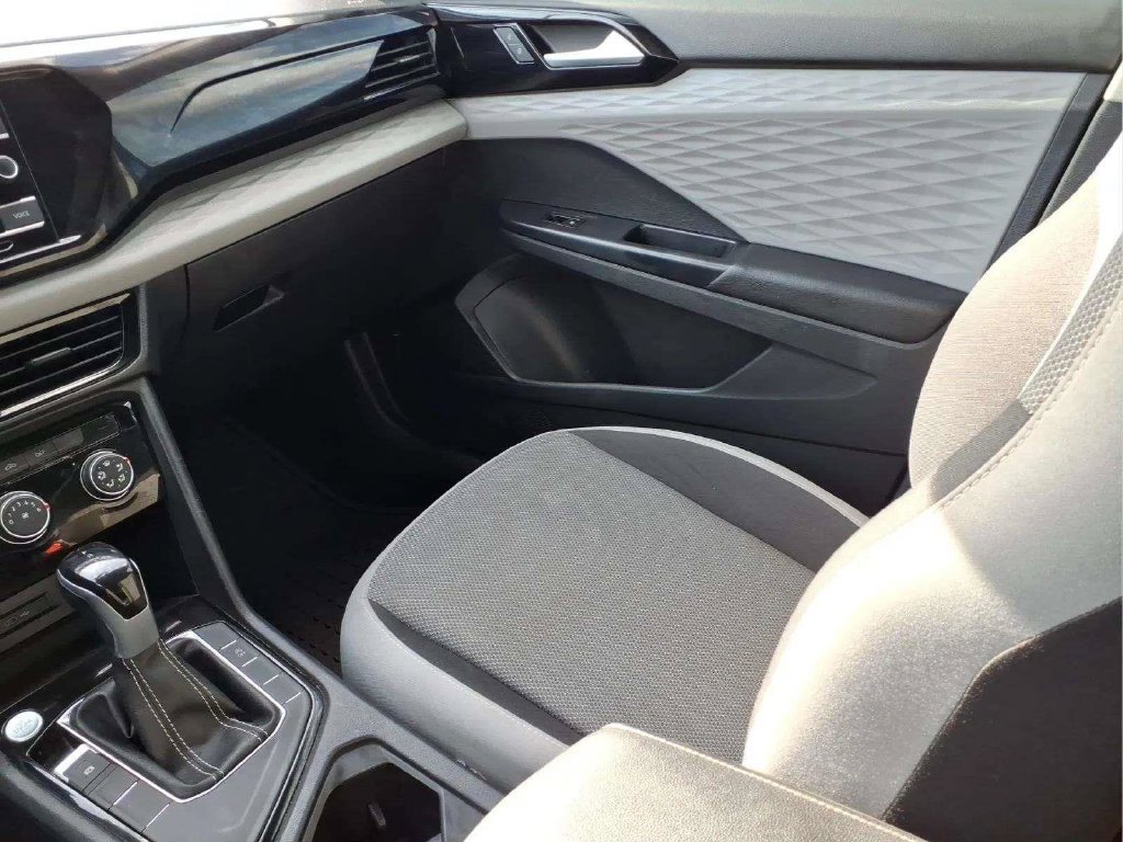 Used 2023 Volkswagen Taos S w/ Driver Assistance Package FWD image 11