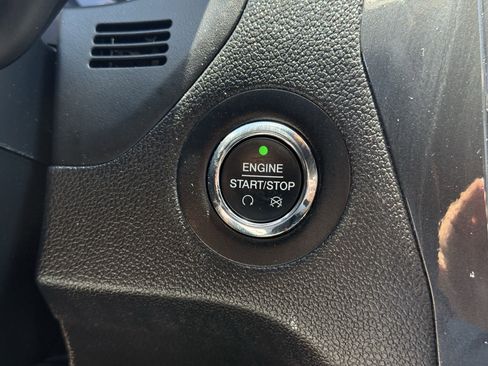 Used 2018 Ford Explorer XLT image 24