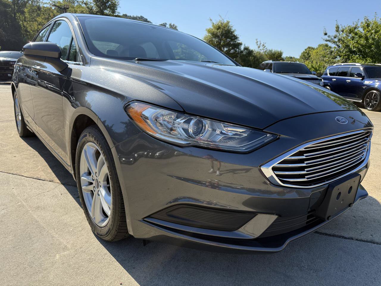 Used 2018 Ford Fusion SE w/ Fusion SE Technology Package FWD image 7