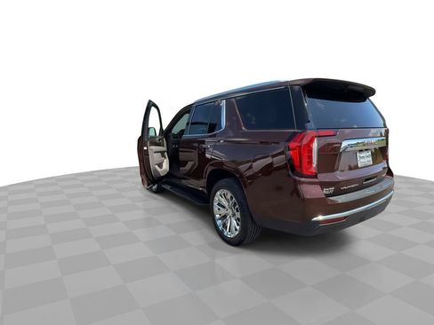 Certified 2022 GMC Yukon SLT w/ SLT Luxury Package AWD/4WD image 6