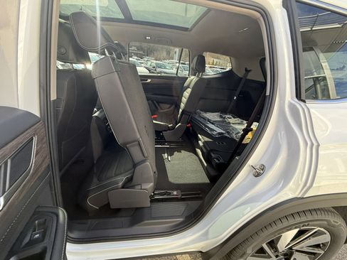 Used 2025 Volkswagen Atlas SEL image 21