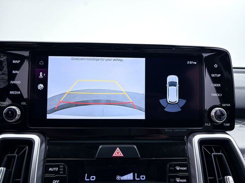 Used 2023 Kia Sorento S w/ Panoramic Sunroof Package image 5