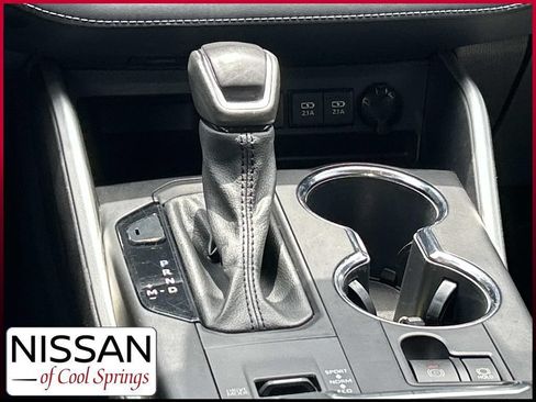 Used 2021 Toyota Highlander XLE FWD image 29