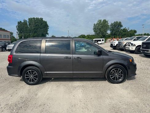 Used 2018 Dodge Grand Caravan GT FWD image 2