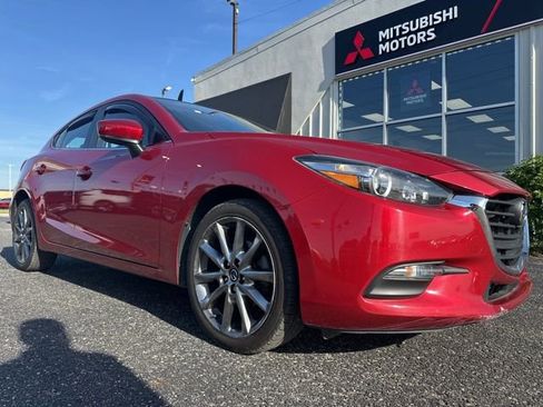 Used 2018 MAZDA MAZDA3 Touring FWD image 1