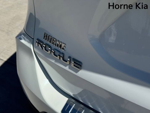 Used 2018 Nissan Rogue S image 25