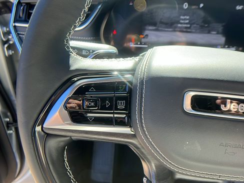 New 2025 Jeep Grand Cherokee L Overland w/ Advanced Protech Group III image 25