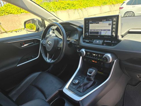 Used 2019 Toyota RAV4 Limited w/ Advanced Technology Package AWD/4WD image 10