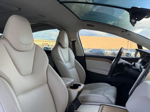 Used 2019 Tesla Model X 75D image 40