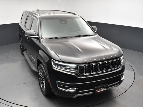 Used 2023 Jeep Wagoneer L Series II AWD/4WD image 27