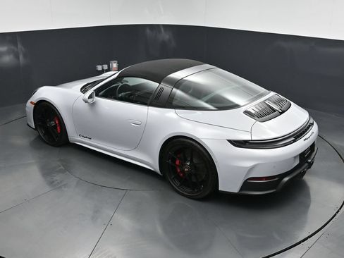 Certified 2025 Porsche 911 Targa 4 GTS AWD/4WD image 18