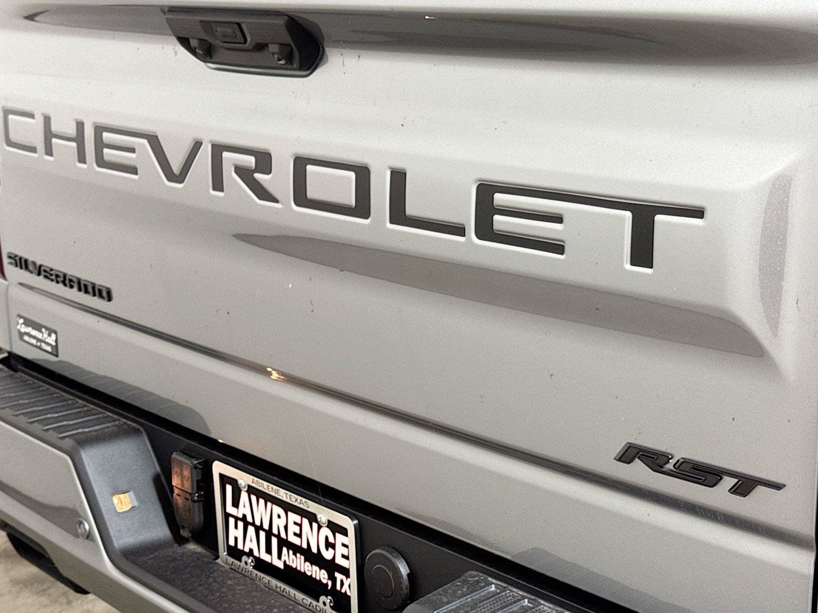 New 2026 Chevrolet Silverado 1500 RST w/ Dark Appearance Package AWD/4WD image 18