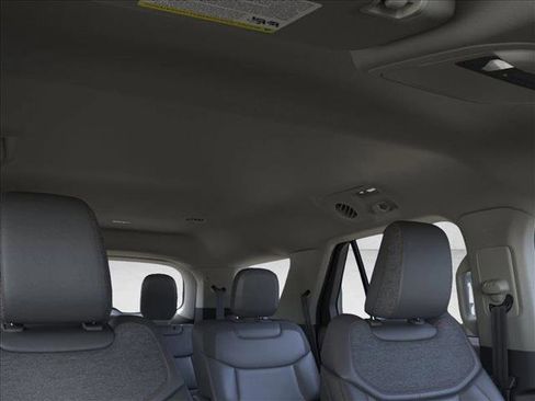 New 2025 Ford Explorer Active w/ Active Comfort Package image 22