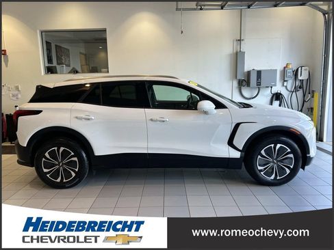 Used 2024 Chevrolet Blazer EV LT AWD/4WD image 2