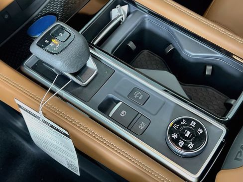 New 2026 Nissan Pathfinder Platinum AWD/4WD image 15