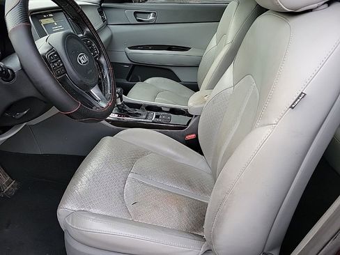 Used 2017 Kia Optima EX w/ Premium Package image 8