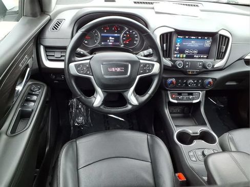 Used 2024 GMC Terrain SLT AWD/4WD image 4
