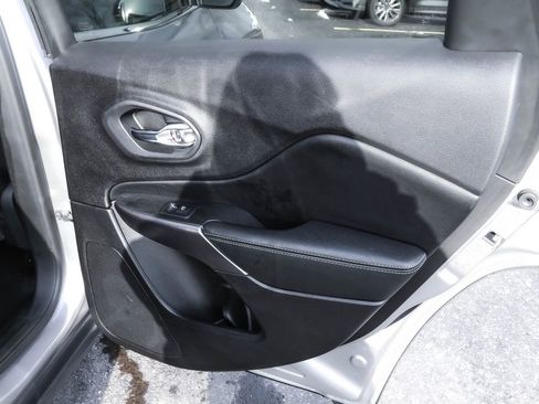 Used 2020 Jeep Cherokee Latitude Lux w/ Comfort/Convenience Group image 31