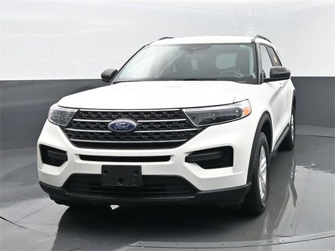 Used 2022 Ford Explorer XLT image 25