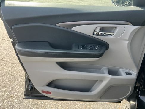 Used 2016 Honda Pilot EX-L image 11