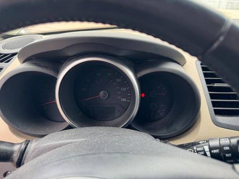 Used 2013 Kia Soul ! w/ Premium Pkg FWD image 38
