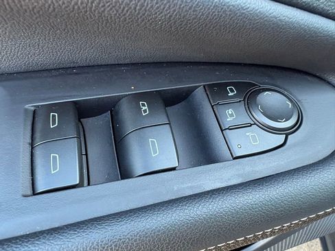 Used 2024 Chevrolet Blazer EV LT image 23