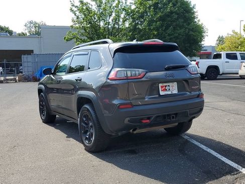 Used 2019 Jeep Cherokee Trailhawk AWD/4WD image 3