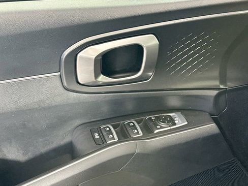 Used 2024 Kia Sorento S image 25