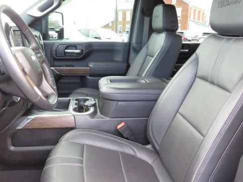 Used 2022 Chevrolet Silverado 3500 High Country image 4