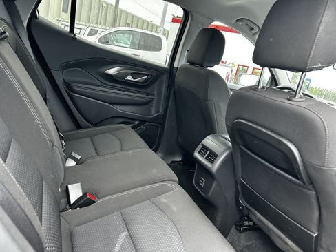 Used 2024 GMC Terrain SLE AWD/4WD image 12