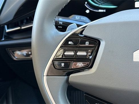 New 2025 Kia Niro EX image 30
