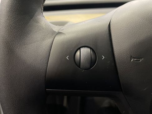 Used 2023 Tesla Model Y AWD image 19