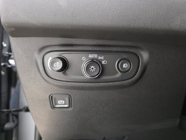 Used 2023 GMC Terrain SLT w/ LPO, Floor Liner Package AWD/4WD image 24