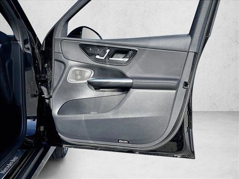 Used 2026 Mercedes-Benz GLC 300 image 19