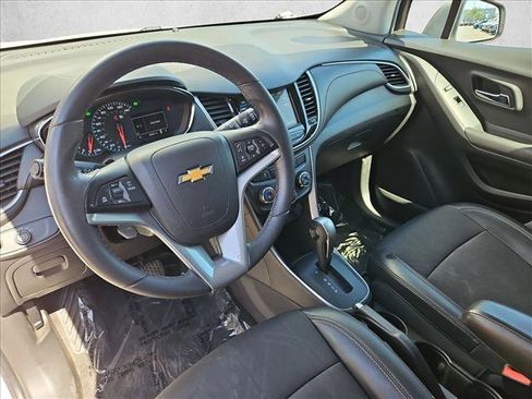 Certified 2018 Chevrolet Trax LT w/ LT Convenience Package AWD/4WD image 13