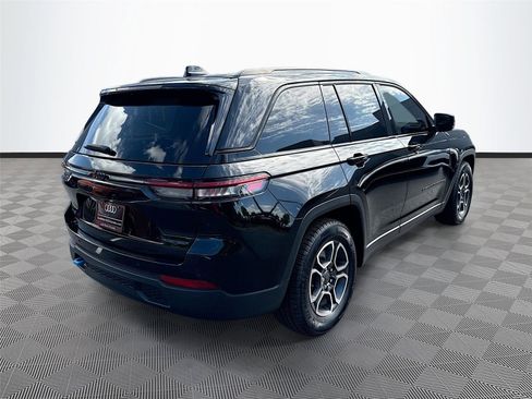 Used 2022 Jeep Grand Cherokee Trailhawk w/ Advanced Protech Group II AWD/4WD image 7
