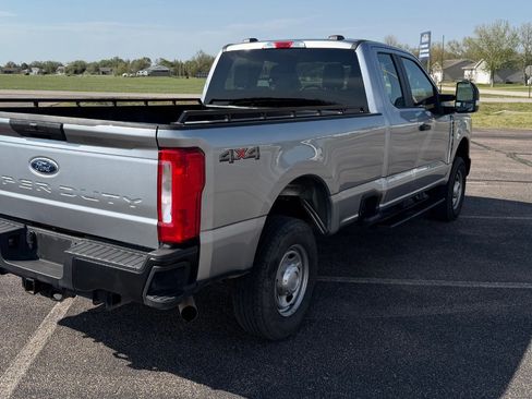 Used 2024 Ford F250 XL AWD/4WD image 4
