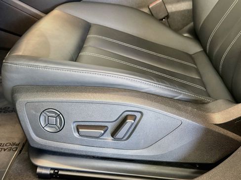 Used 2025 Audi A6 e-tron Premium w/ Ultra Package AWD/4WD image 17