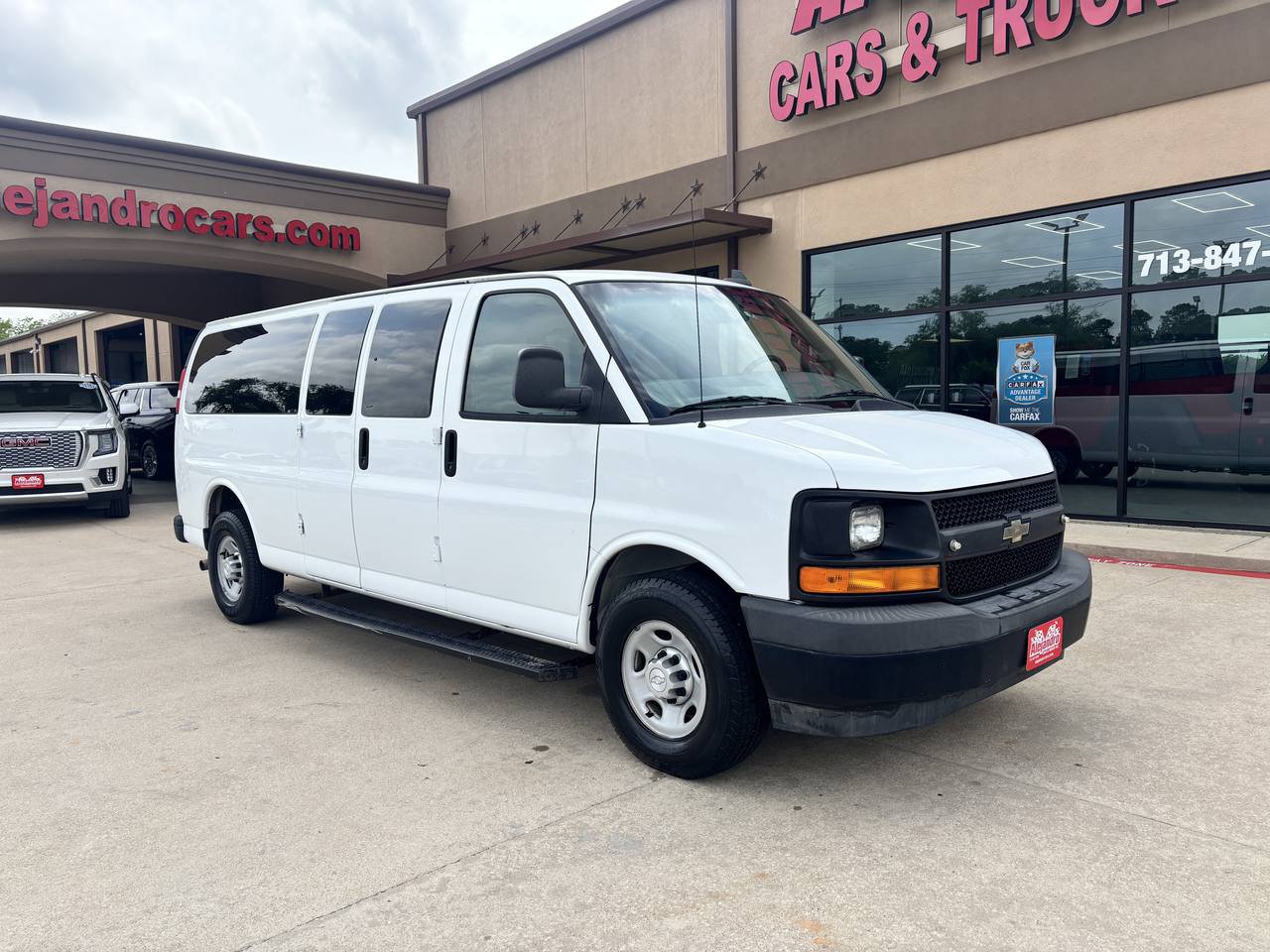 Used 2017 Chevrolet Express 3500 LS RWD image 1