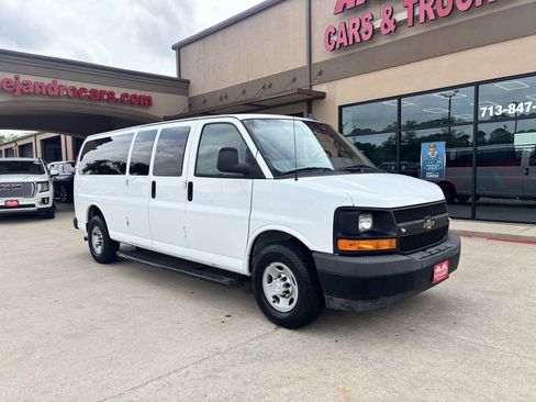 Used 2017 Chevrolet Express 3500 LS RWD image 1