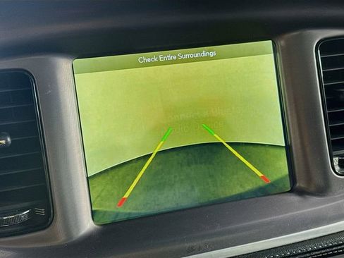 Used 2019 Dodge Charger SXT image 39