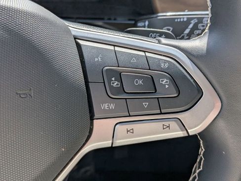 Used 2025 Volkswagen Atlas SE FWD image 18