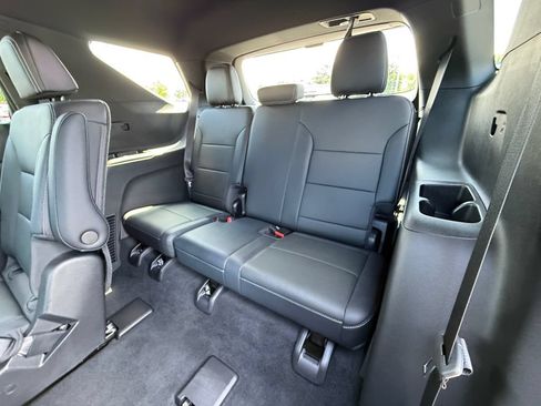 Used 2026 Chevrolet Traverse LT w/ Driver Confidence Package AWD/4WD image 25