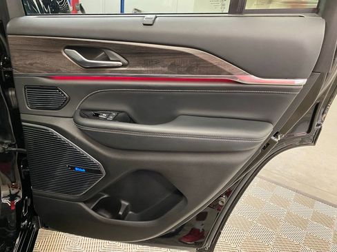 Used 2023 Jeep Grand Cherokee Overland w/ Luxury Tech Group IV image 16