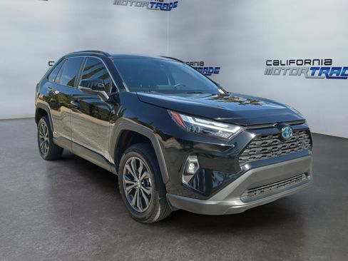 Used 2023 Toyota RAV4 XLE Premium AWD/4WD image 3