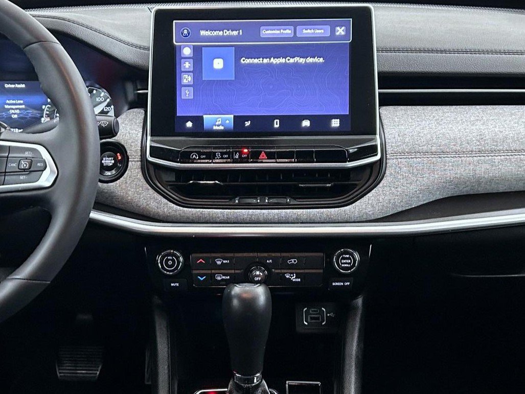 Certified 2023 Jeep Compass Latitude AWD/4WD image 12